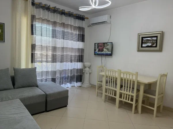 Tirane, jepet me qera apartament 2+1 Kati 3, 70 m² 700 € (21 DHJETORI)