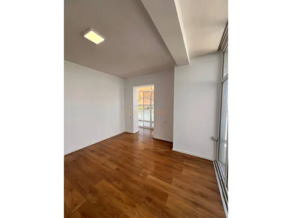Qera, Apartament 3+1+2, Komuna Parisit Kika 2 0696069906
