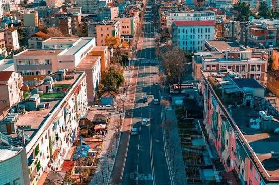 Tirane, shitet dyqan Kati 0, 105 m² 315.000 € (Rruga Durresit)