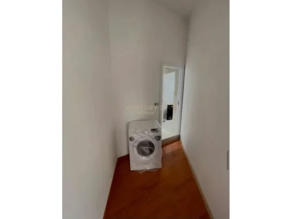 Tirane, jepet me qera apartament 1+1 Kati 2, 58 m² 450 € (kopshti botanik)