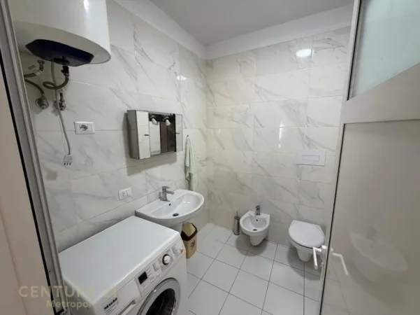 Tirane, jepet me qera apartament 2+1 Kati 5, 93 m² 590 € (oxhaku)