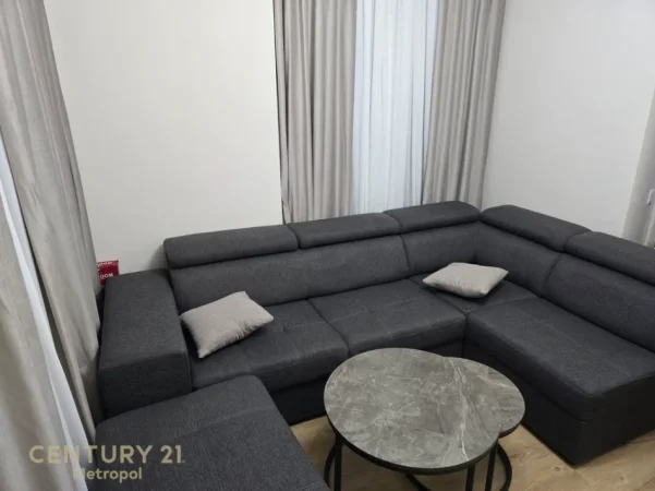 Tirane, jepet me qera apartament 1+1 Kati 3, 60 m² 500 € (bulevardi i ri)