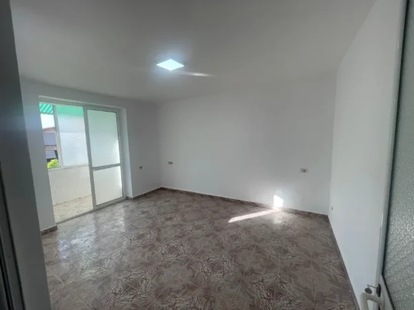 Tirane, jepet me qera apartament 2+1 Kati 3, 73 m² (5 maji)