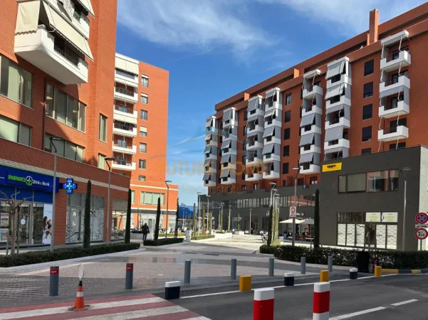 Tirane, jepet me qera ambjent biznesi Kati 0, 160 m² 3.500 € (KOMPLEKSI DELIJORGJI)