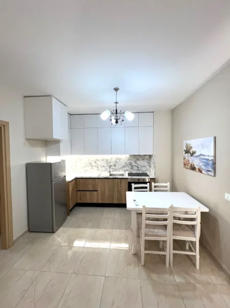🏡 Shitet Apartament 2+1 i konvertuar ne Astir tek Kompleksi Fratari,   118 milion leke