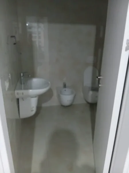 Tirane, jepet me qera apartament 2+1 Kati 4, 109 m² (YZBERISHT)