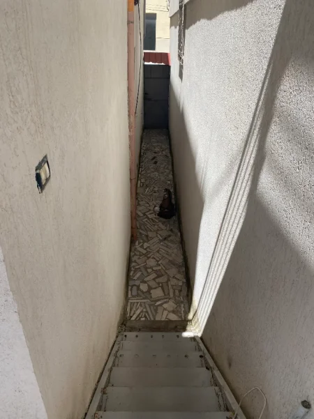 Durres, jepet me qera shtepi 2+1+Aneks+Ballkon Kati 2, 100 m² 500 € (Rruga kumini mbrapa pallatit te kultures)