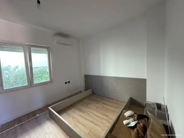 Tirane, jepet me qera Vile 5+1+Ballkon Kati 4, 295 m² 1.500 € (Islam Rusi)
