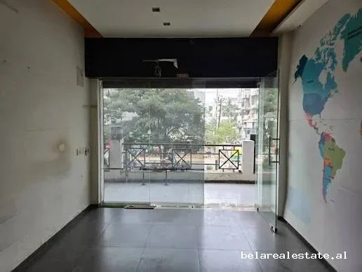 Tirane, jepet me qera dyqan Kati 0, 20 m² 522 € (Bulevardi Bajram Curri)