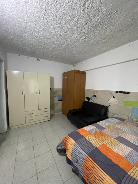 Tirane, jepet me qera apartament 1+1 Kati 1, 52 m² 220 € (Astir)