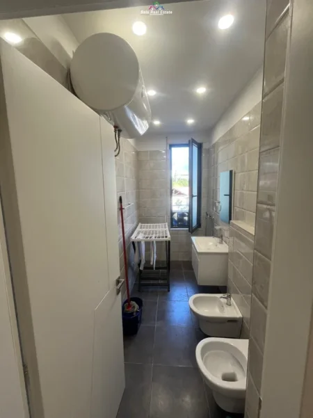 Tirane, jepet me qera apartament 2+1+Ballkon Kati 1, 100 m² 730 € (Xhanfize Keko)