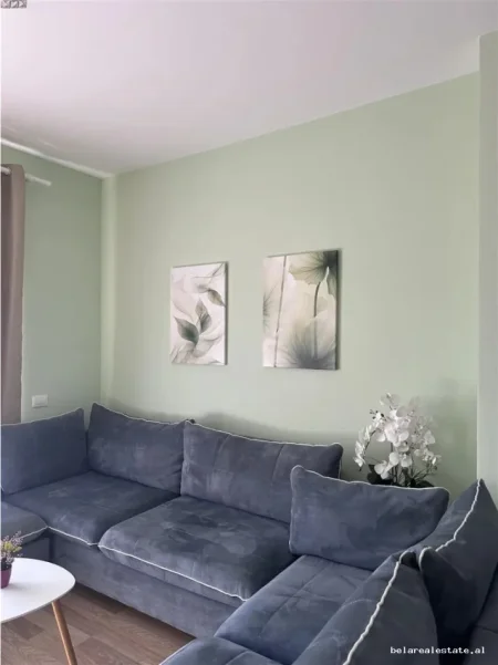 Tirane, jepet me qera apartament 1+1+Ballkon Kati 3, 66 m² 700 € (Qender)