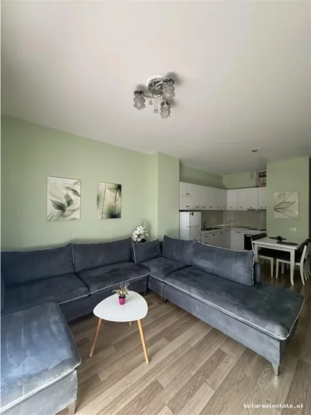 Tirane, jepet me qera apartament 1+1+Ballkon Kati 3, 66 m² 700 € (Qender)
