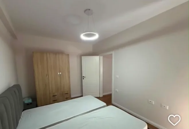 Tirane, jepet me qera apartament 2+1 Kati 2, 70 m² 750 € (Rruga e Barrikadave)