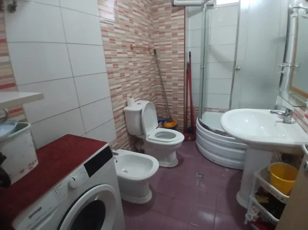 Tirane, jepet me qera apartament 1+1 Kati 4, 72 m² 530 € (Fondi Besa ,Rruga Dritan Hoxha)