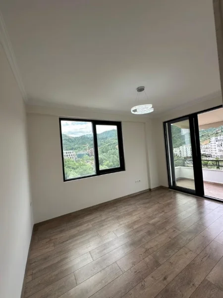 Tirane, shitet apartament 2+1 Kati 4, 106 m² 273.000 € (Liqeni i Thate , Rruga Hamdi Garunja)