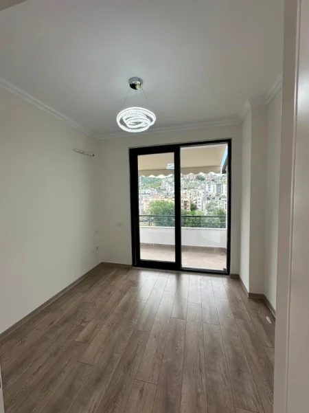 Tirane, shitet apartament 2+1 Kati 4, 106 m² 273.000 € (Liqeni i Thate , Rruga Hamdi Garunja)