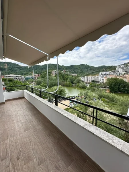 Tirane, shitet apartament 2+1 Kati 4, 106 m² 273.000 € (Liqeni i Thate , Rruga Hamdi Garunja)