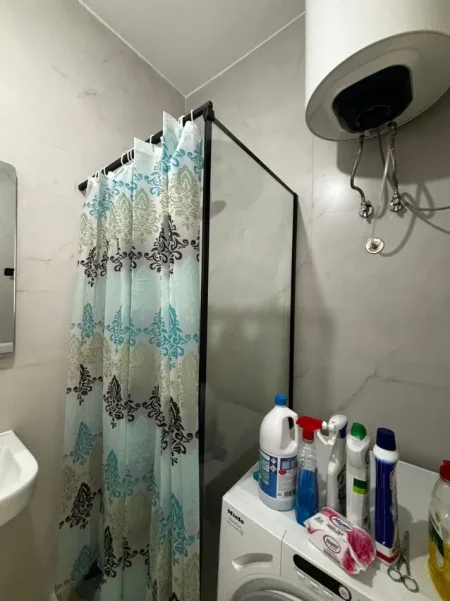 Tirane, jepet me qera apartament 2+1+Ballkon Kati 7, 111 m² 450 € (Ali Demi)