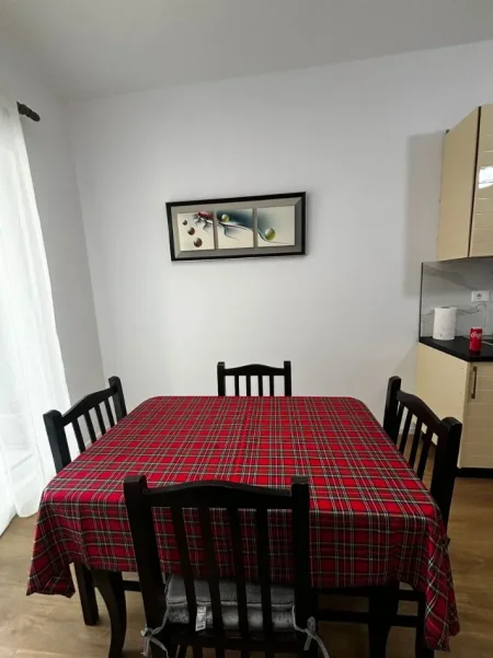 Tirane, jepet me qera apartament 2+1+Ballkon Kati 7, 111 m² 450 € (Ali Demi)