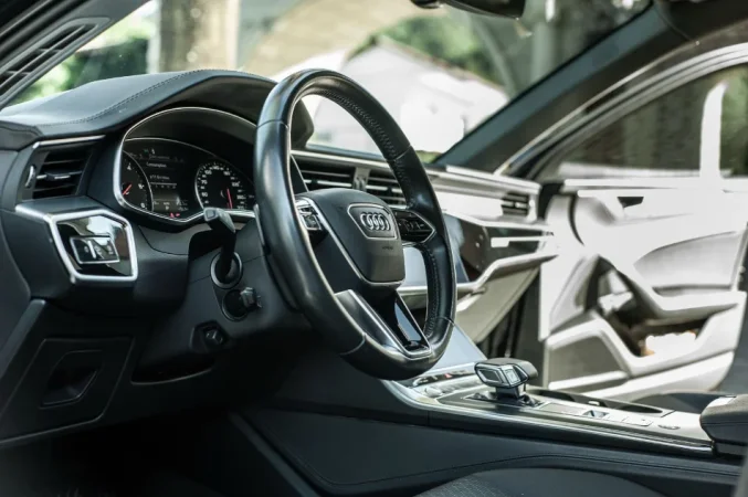 Tirane, shes makine Audi A6 Nafte, e zeze automatik Klima 158.000 km 25.500 €