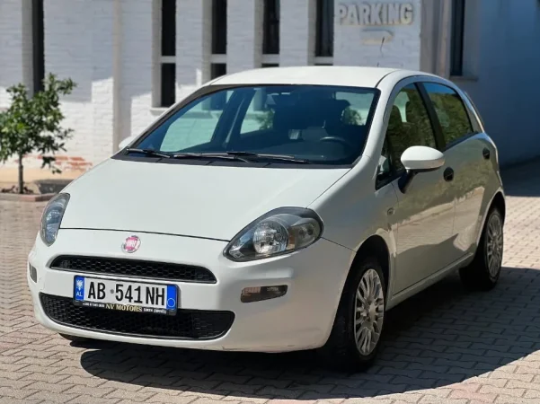 Durres, japim me qera makine Fiat grande punto Benzin, e bardhë manuale Kondicioner 182.056 km,  25 €
