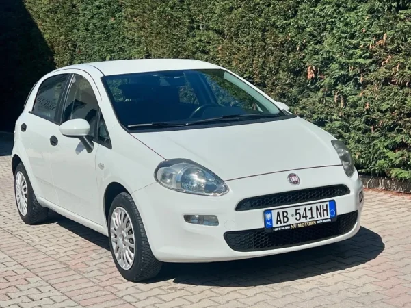 Durres, japim me qera makine Fiat grande punto Benzin, e bardhë manuale Kondicioner 182.056 km,  25 €