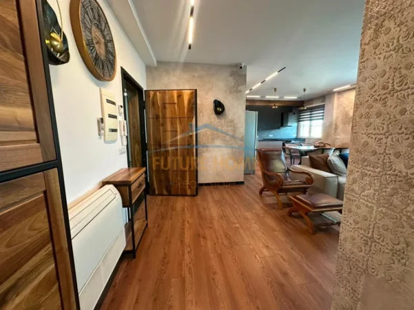 Tirane, jepet me qera apartament 2+1+Ballkon , 200 m² (Prane Kompleksit Delijorgji)