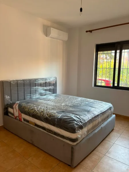 Apartament 1+1 me qira ditore në Golem – Vetëm 70 m nga deti