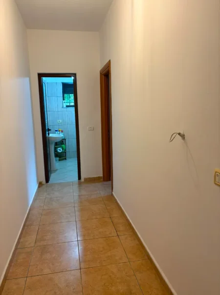 Apartament 1+1 me qira ditore në Golem – Vetëm 70 m nga deti