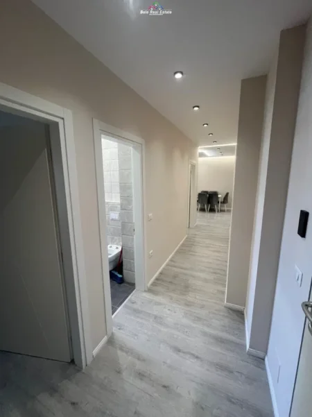 Tirane, jepet me qera apartament 2+1 Kati 2, 100 m² 750 € (Kompleksi Erli, Porcelan)