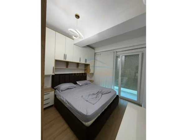 Tirane, jepet me qera apartament 2+1 Kati 4, 102 m² 600 € 