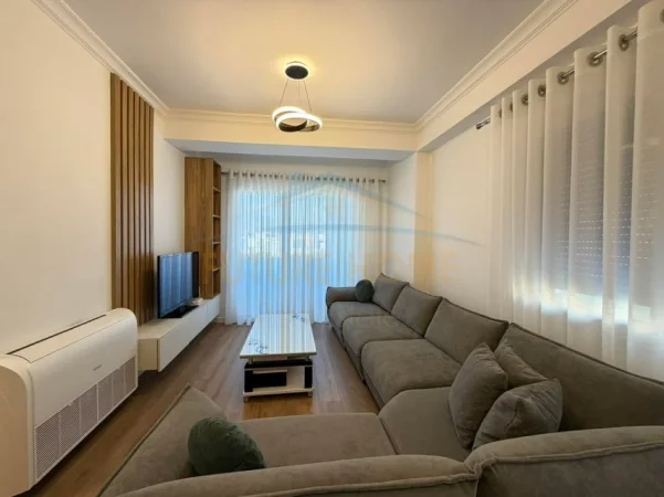 Tirane, jepet me qera apartament 2+1 Kati 4, 102 m² 600 € 