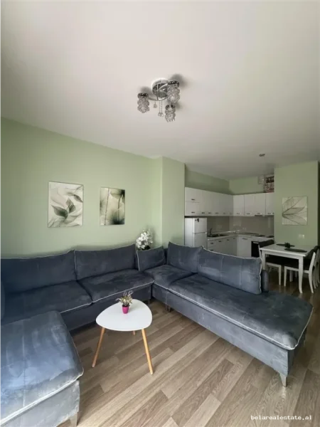 Tirane, jepet me qera apartament 1+1 Kati 3, 66 m² 700 € (Qender, prane Toptanit)