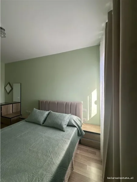 Tirane, jepet me qera apartament 1+1 Kati 3, 66 m² 700 € (Qender, prane Toptanit)