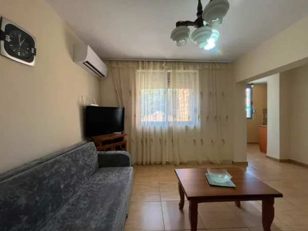 Tirane, jepet me qera apartament 1+1 Kati 2, 60 m² 400 ALL (Shkolla Cajupi)