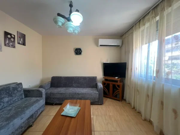 Tirane, jepet me qera apartament 1+1 Kati 2, 60 m² 400 ALL (Shkolla Cajupi)