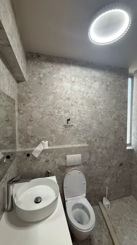 Tirane, jepet me qera apartament 1+1 Kati 2, 45 m² 500 € (BRRYLI)