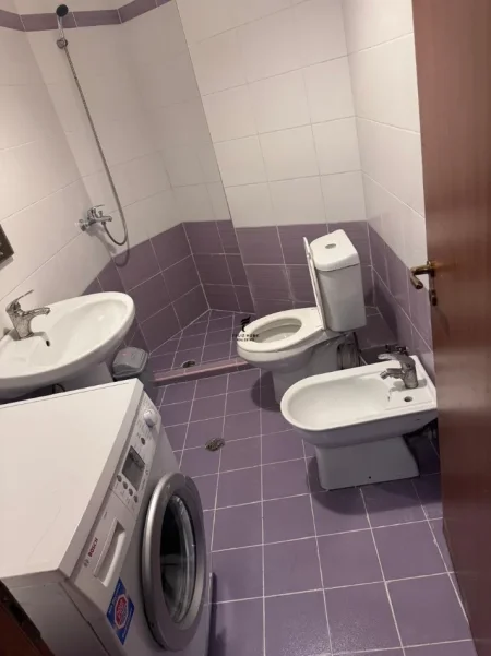 Tirane, jepet me qera apartament 1+1 Kati 3, 65 m² 400 € (ASTIR)