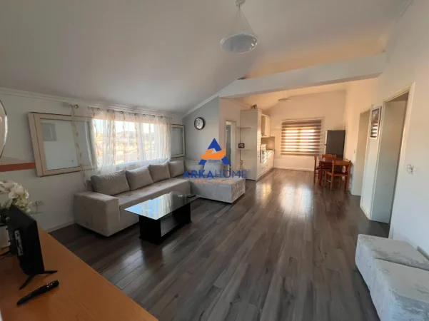 Tirane, jepet me qera apartament 2+1+Ballkon Kati 3, 86 m² 428 € 
