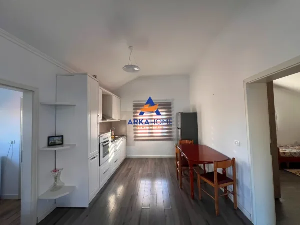 Tirane, jepet me qera apartament 2+1+Ballkon Kati 3, 86 m² 428 € 