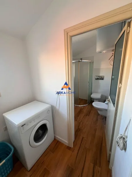Tirane, jepet me qera apartament 2+1+Ballkon Kati 3, 86 m² 428 € 