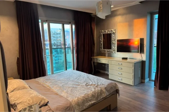 Tirane, jepet me qera apartament 2+1 Kati 8, 122 m² 2.000 € (Ambasador 3)