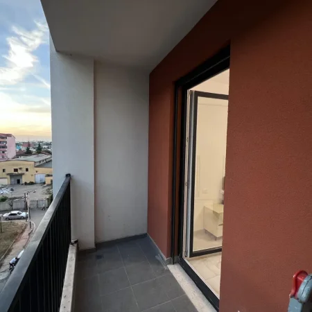 Tirane, jepet me qera apartament 1+1 Kati 4, 77 m² 600 € (DON BOSKO)