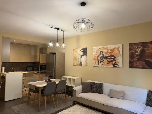 Tirane, jepet me qera apartament 2+1+Ballkon Kati 3, 112 m² 550 € (Rruga Mikel Maruli, Astir)