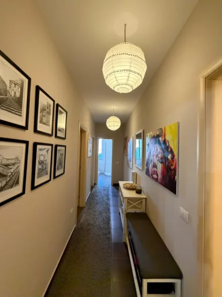 Tirane, jepet me qera apartament 2+1+Ballkon Kati 3, 112 m² 550 € (Rruga Mikel Maruli, Astir)