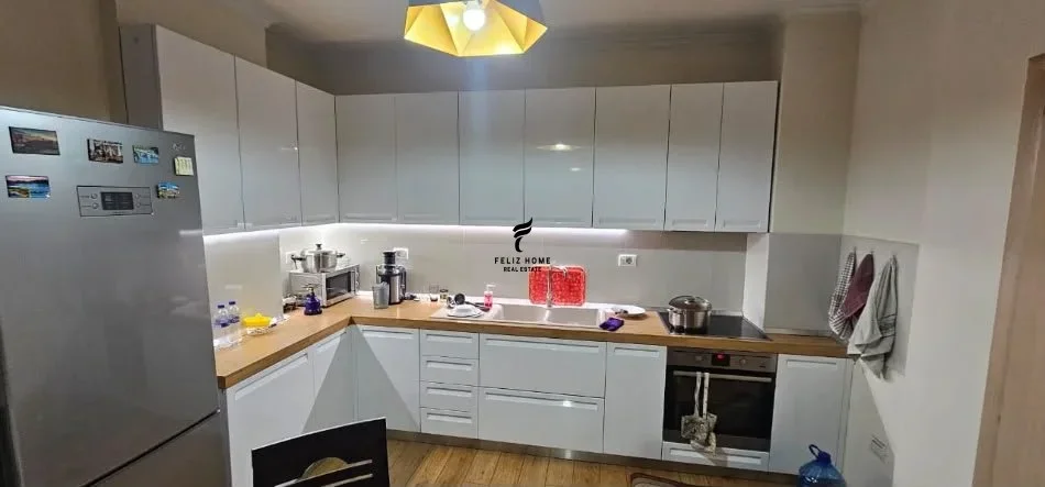 Tirane, shitet apartament 2+1 Kati 6, 103 m² 185.000 € (ASTIR)