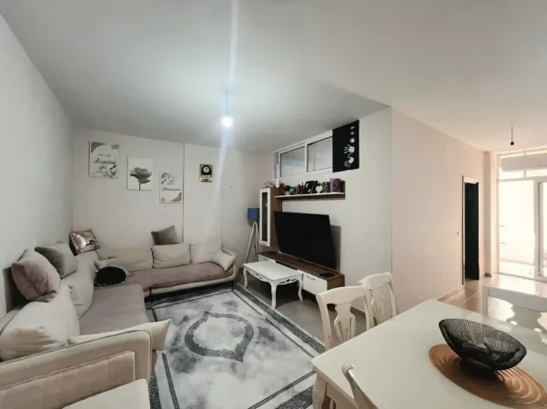 Tirane, jepet me qera apartament 2+1+Aneks+Ballkon Kati 4, 500 € (kashar)