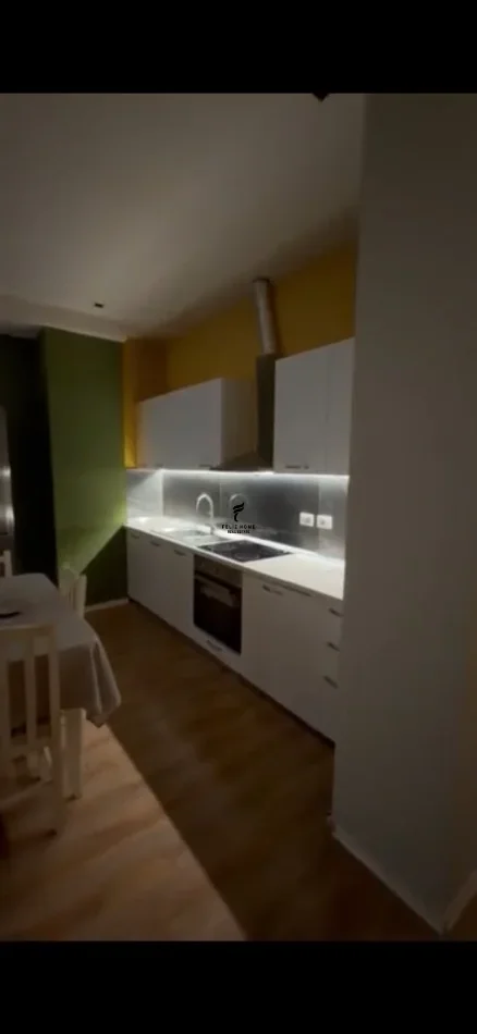 Tirane, jepet me qera apartament 2+1 Kati 3, 100 m² 600 € (RRUGA E KAVAJES)