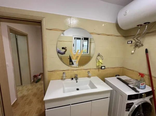 Tirane, jepet me qera apartament 2+1+Ballkon Kati 1, 100 m² 570 € (RRUGA BARDHYL)